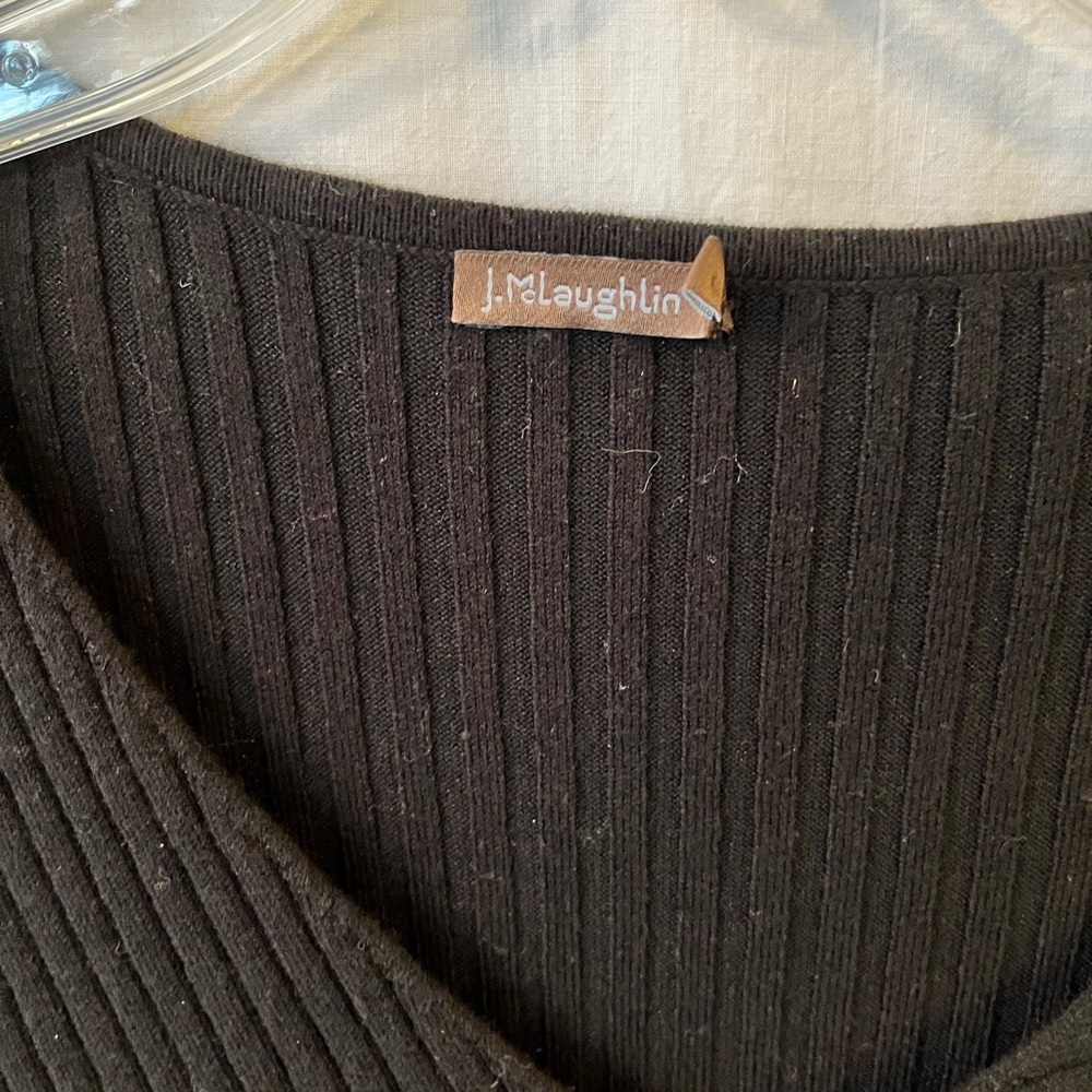 Black Ribbed V-Neck Sweater - Picture 4 of 4